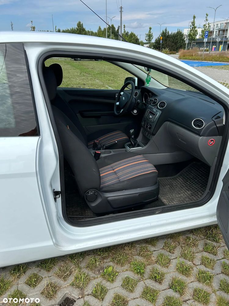 Ford Focus 1.6 Trend - 16