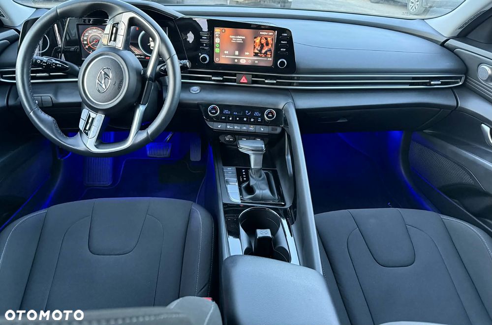 Hyundai Elantra 1.6 Smart CVT - 9