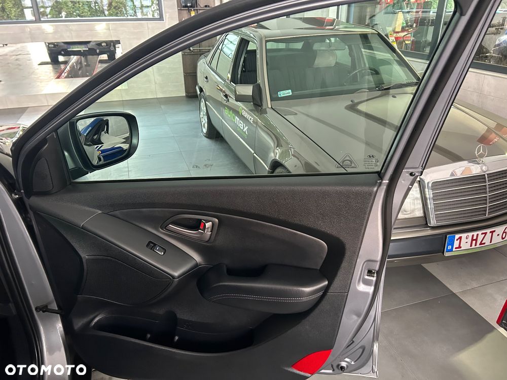 Hyundai ix35 1.7 CRDi 2WD blue Finale - 32