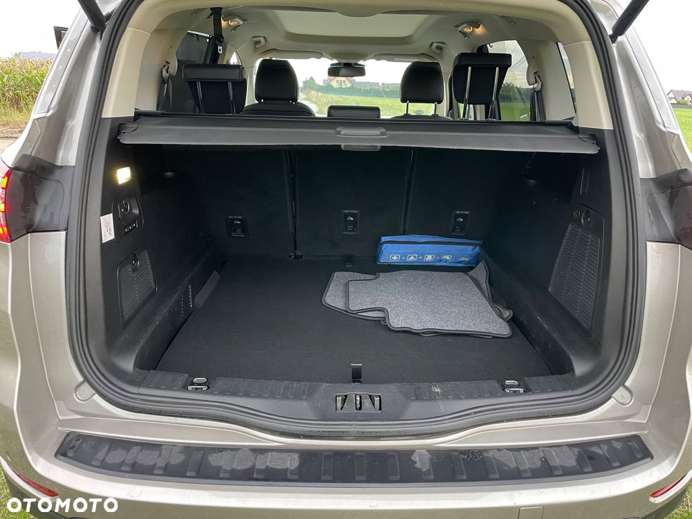 Ford S-Max - 11