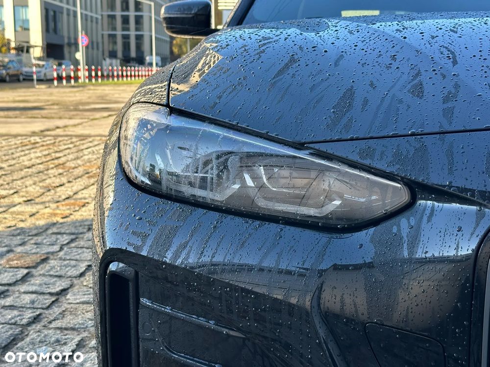 BMW i4 - 13