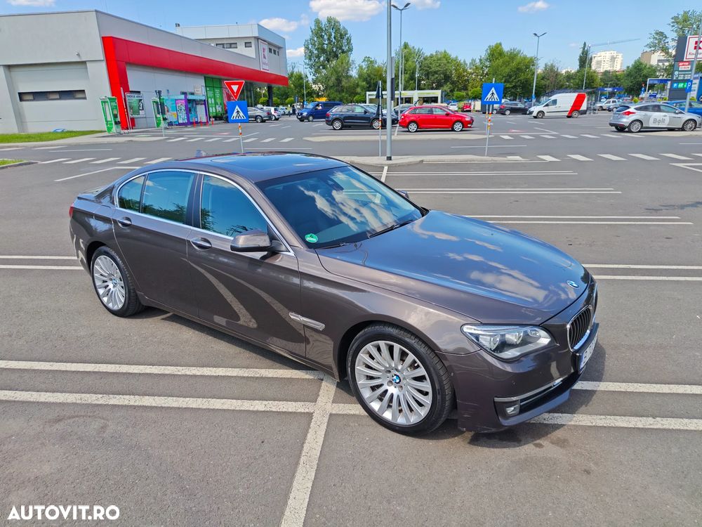 BMW Seria 7 730d - 32