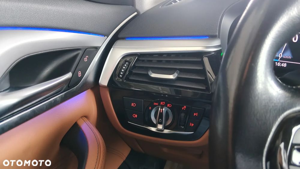 BMW Seria 5 530e iPerformance GPF Business Edition - 35