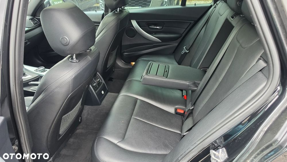 BMW Seria 3 335d xDrive Sport-Aut Sport Line - 15