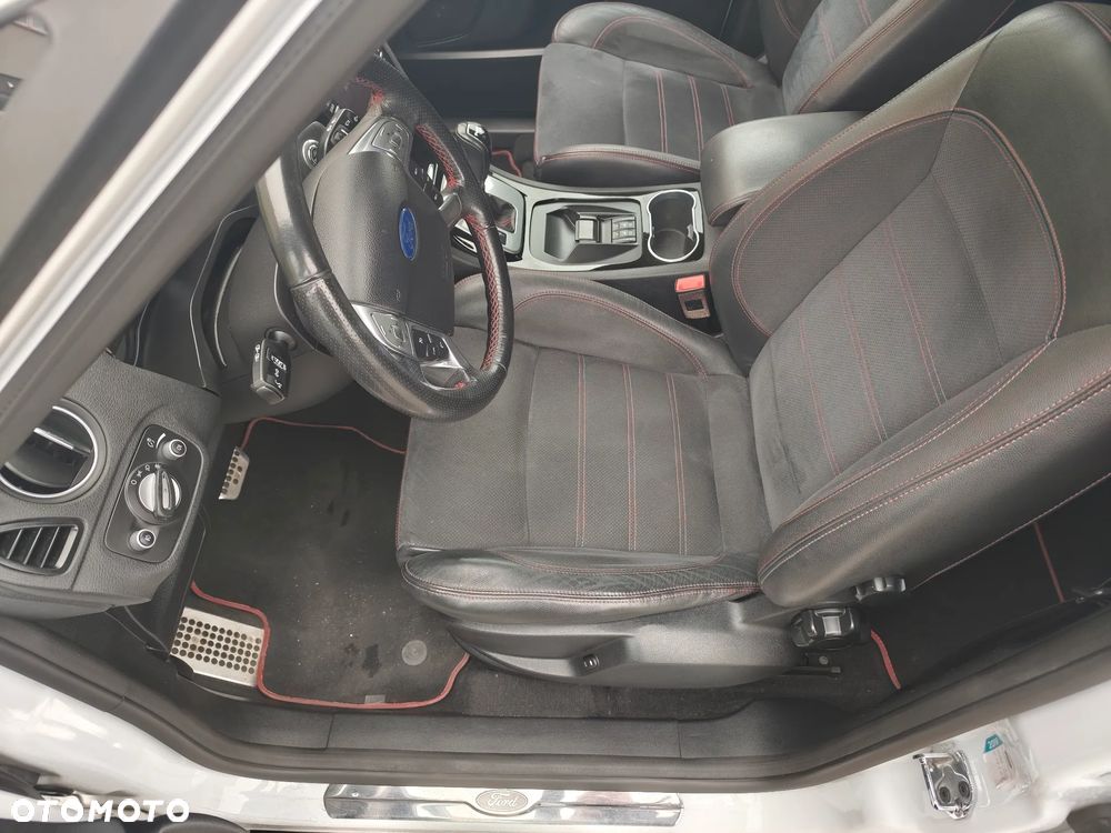 Ford S-Max 2.0 TDCi DPF Titanium X - 13