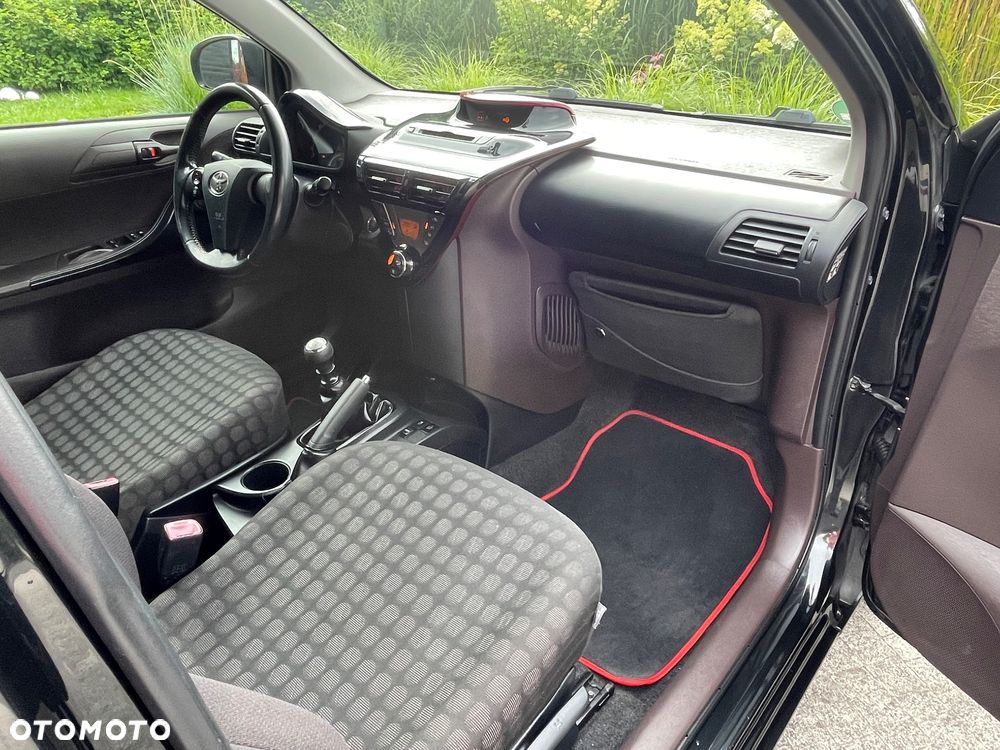 Toyota iQ 1.33 - 17