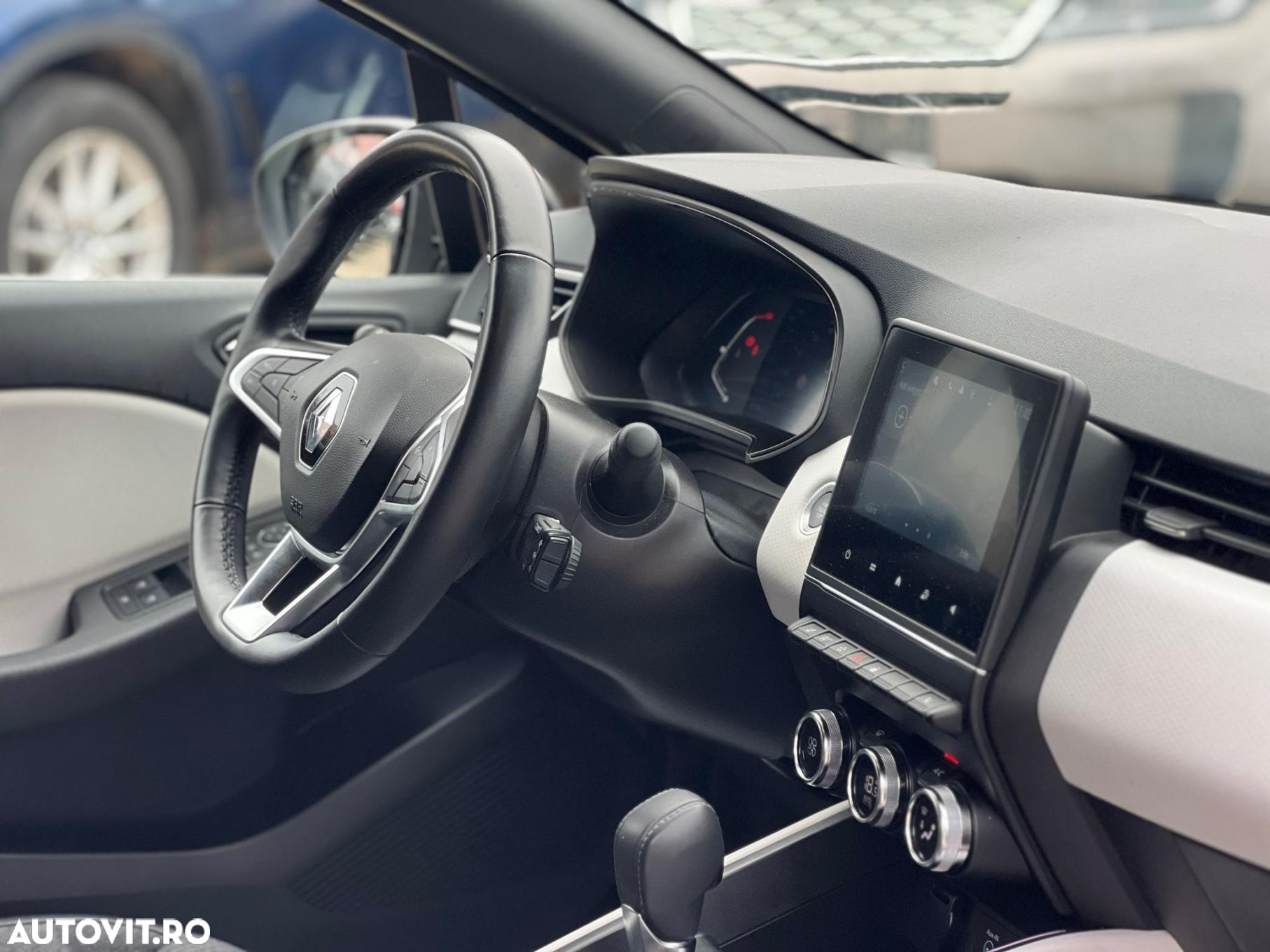 Renault Clio V TCe 90 CVT Techno - 10