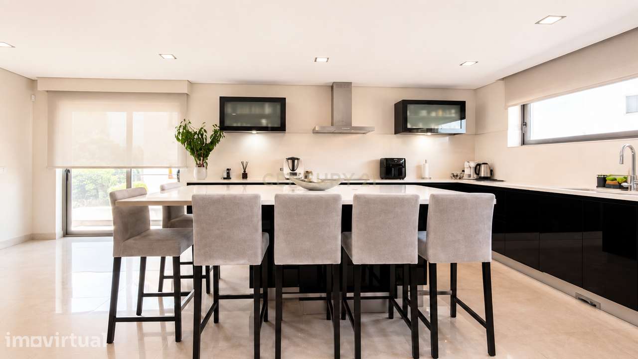 Moradia T5 de gama alta com piscina aquecida e 977 m² de terreno — Bei - Grande imagem: 3/60