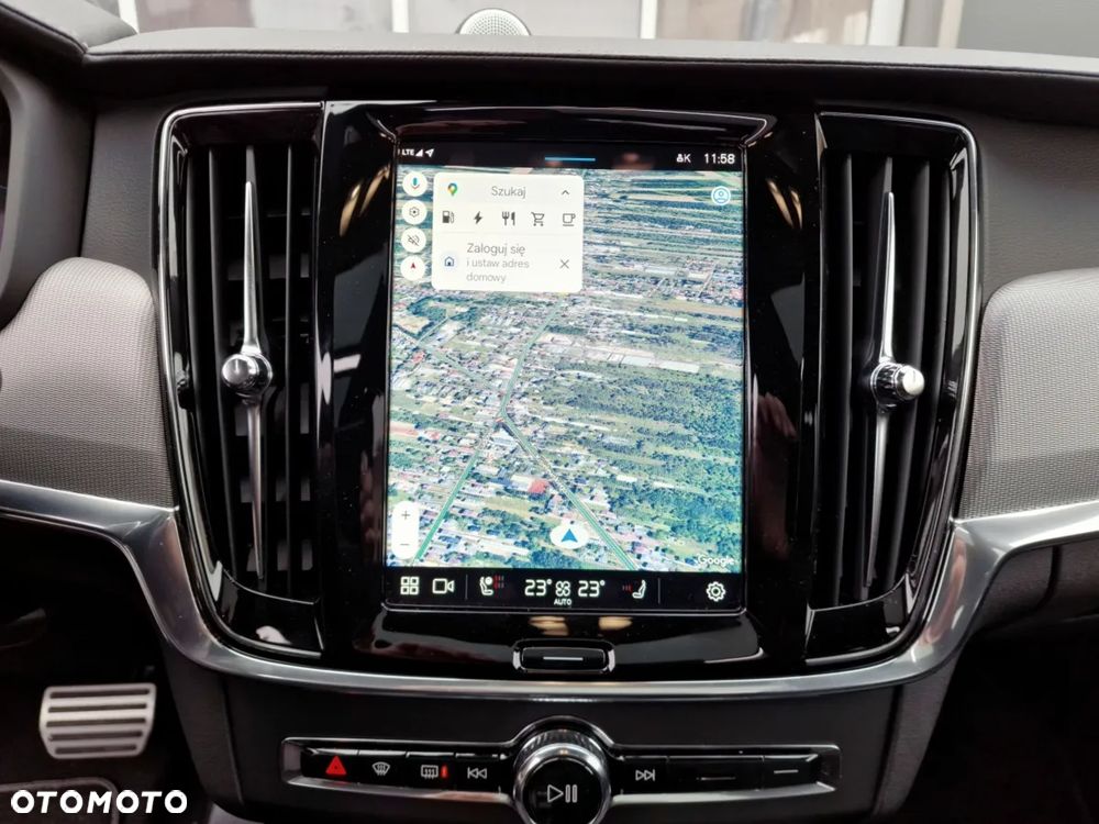 Volvo V90 T8 AWD Plug-In Hybrid R-Design - 26