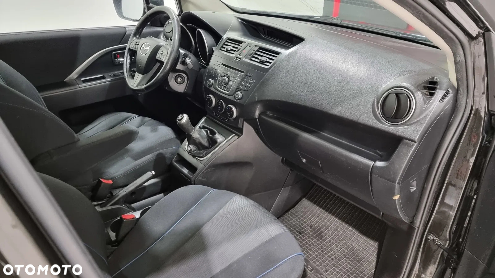 Mazda 5 - 14