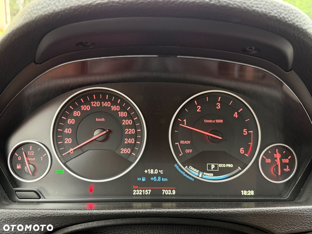 BMW Seria 3 320d Efficient Dynamic Edition Sport Line - 31