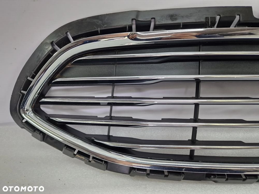 FORD FIESTA MK8 17- ATRAPA / GRILL / KRATKA ŚRODKOWA ZDEZRAKA PRZEDNIEGO PRZÓD , NR H1BB-8200-B , NR AUKCJI KR240 - 2