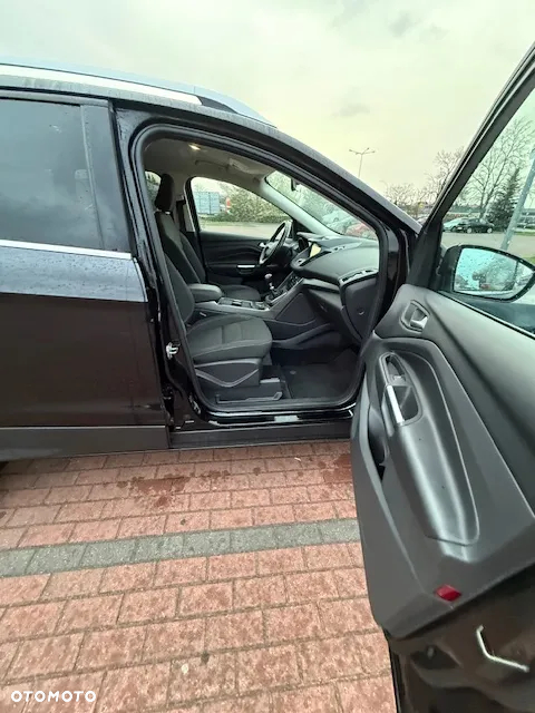 Ford Kuga - 10