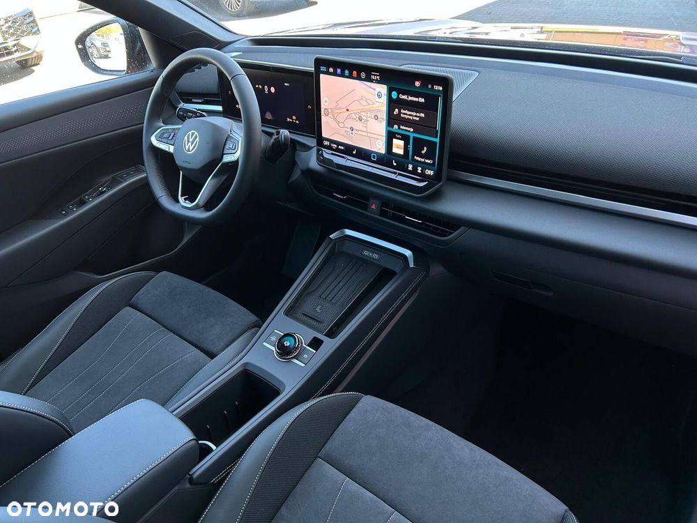 Volkswagen T-Roc - 12