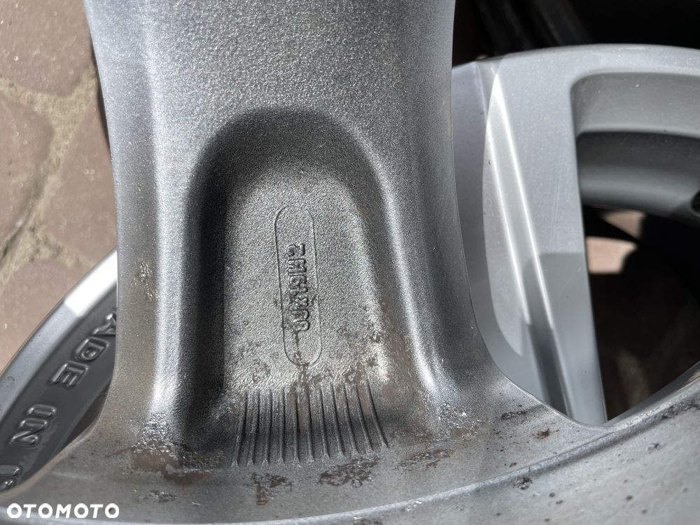 FELGI ALUMINIOWE Toyota 8" x 19" x 5x114,3 x 67,1 x ET 35 - 6