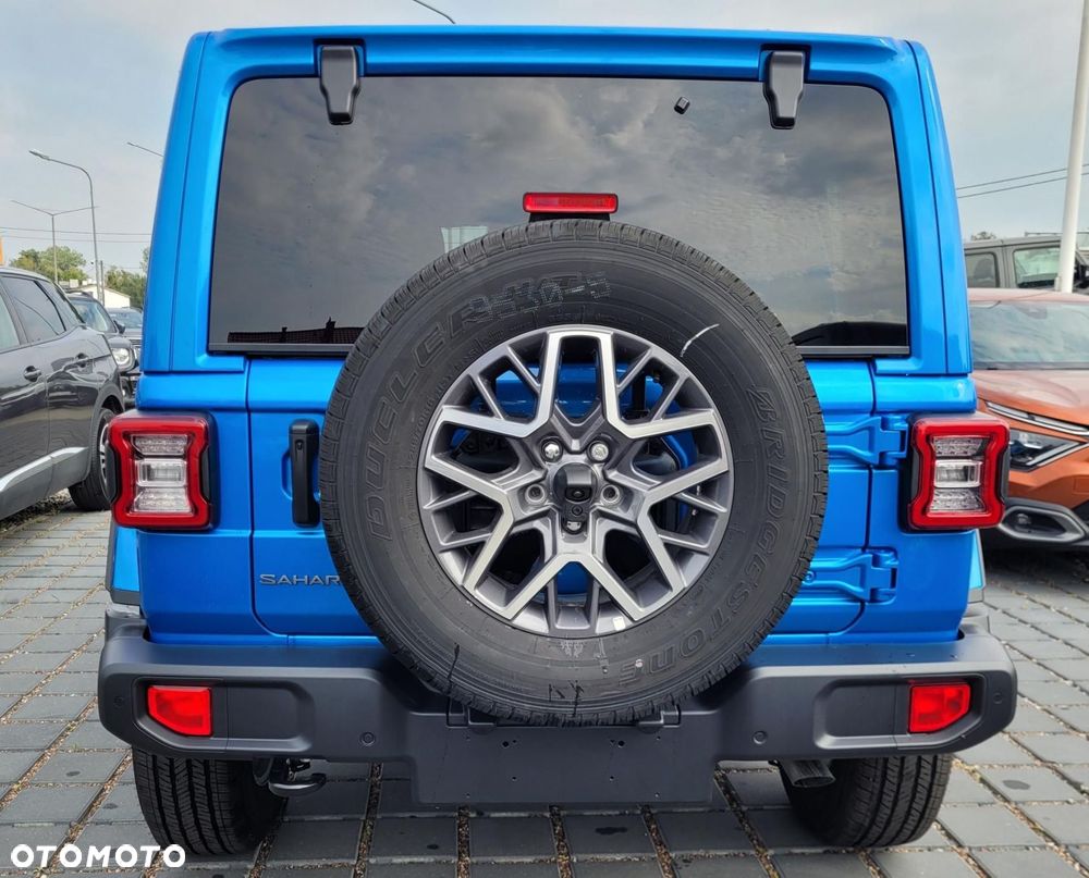 Jeep Wrangler - 4