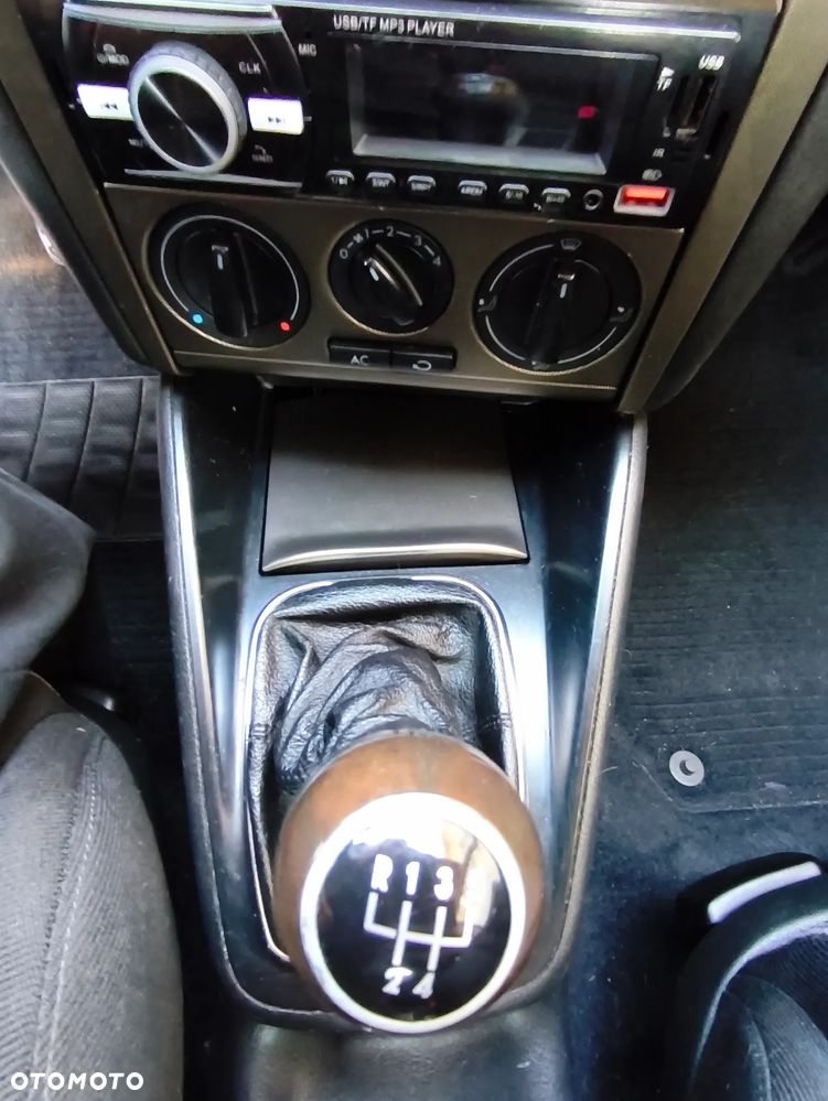 Volkswagen Golf - 11