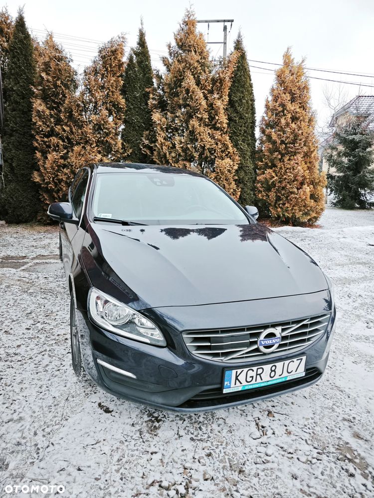 Volvo V60 D4 Drive-E Dynamic Edition (Momentum) - 1