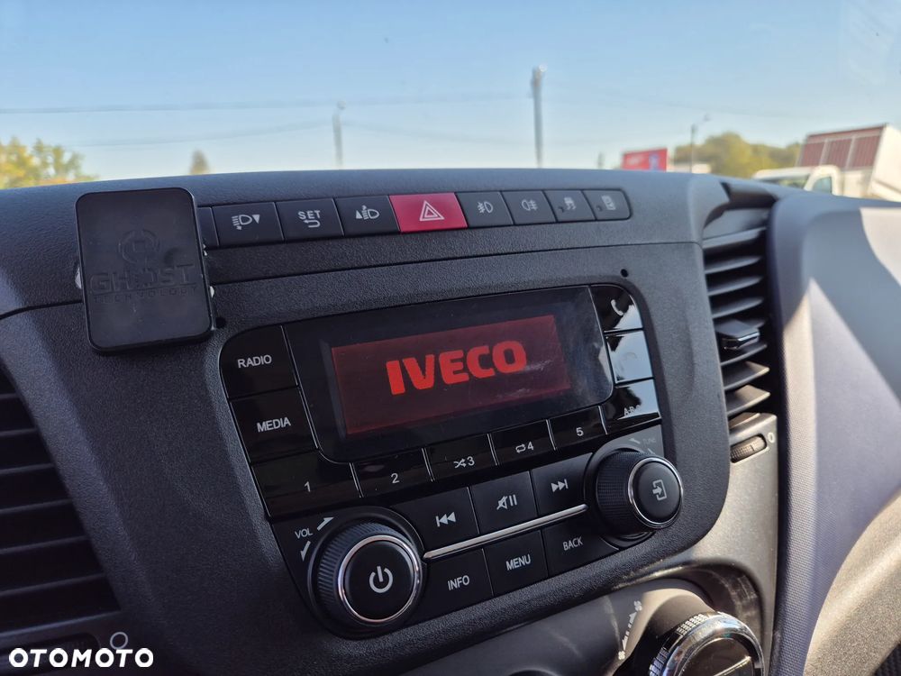 Iveco Daily 35C16, firana, kontener 8PAL, Winda 750KG, klimatyzacja, bliźniaki - 12