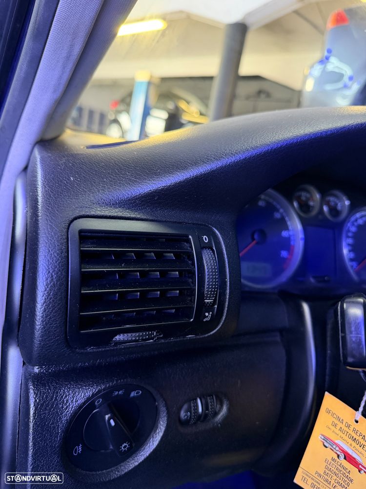 VW Passat Variant 1.6 Confortline - 9