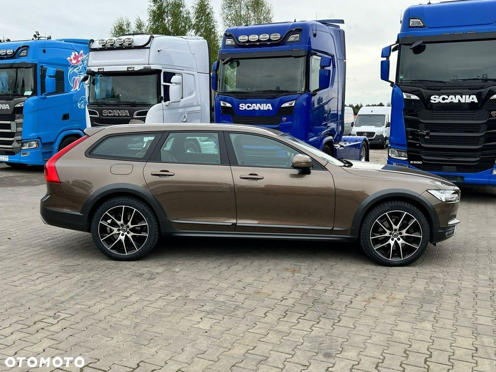 Volvo V90 D4 AWD Momentum Pro - 9