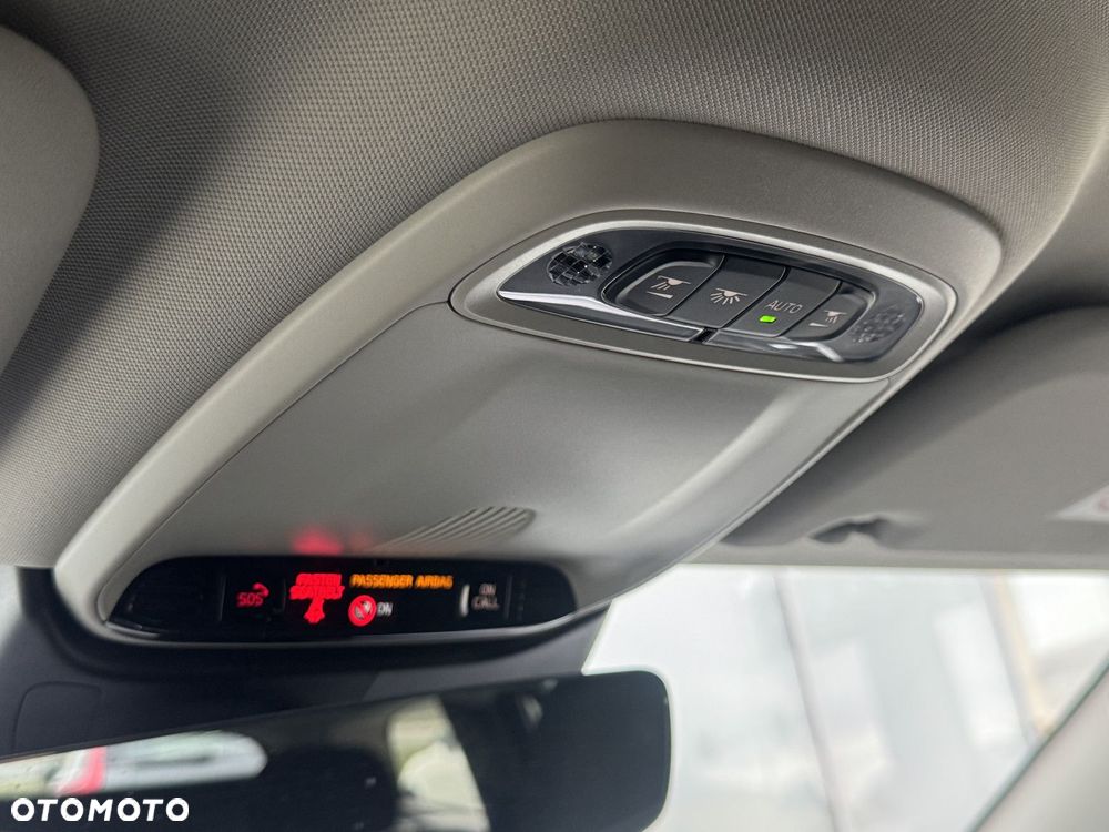 Volvo V60 Cross Country - 29