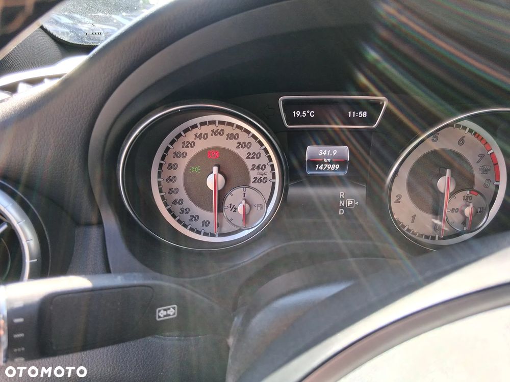 Mercedes-Benz CLA 200 7G-DCT - 9