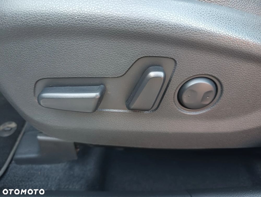 Hyundai Tucson blue 1.7 CRDi 2WD DCT Premium - 20