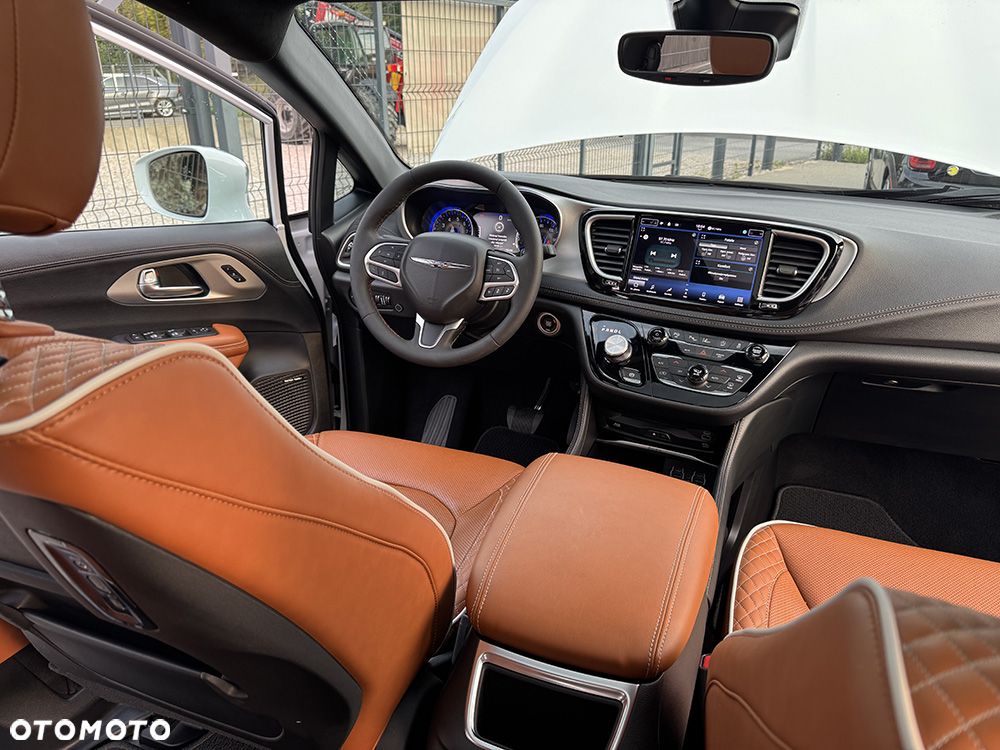 Chrysler Pacifica - 9