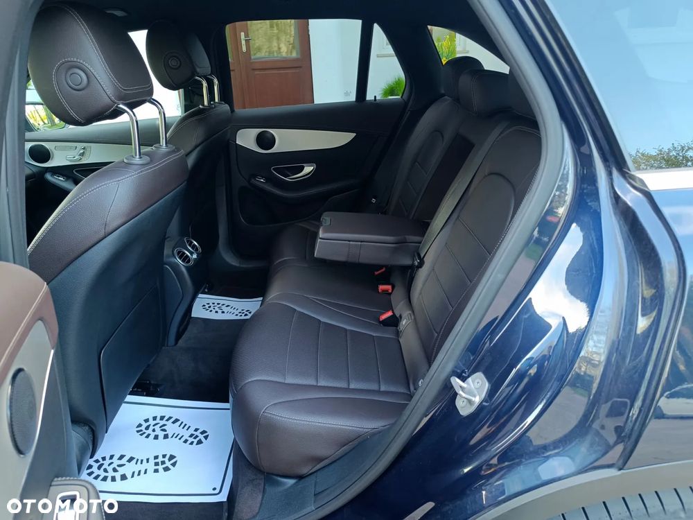 Mercedes-Benz GLC 350 e 4Matic 7G-TRONIC - 35