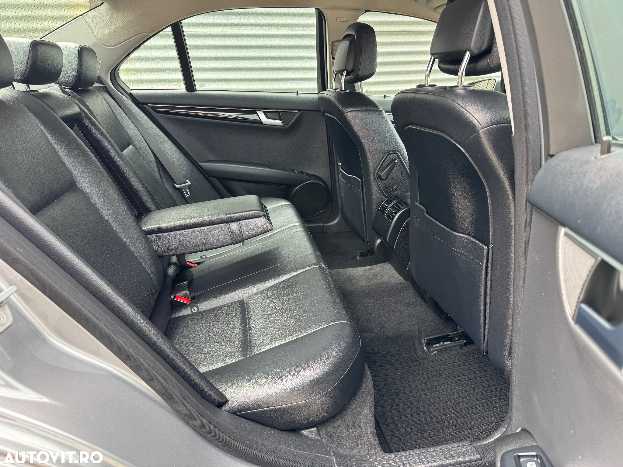 Mercedes-Benz C - 9