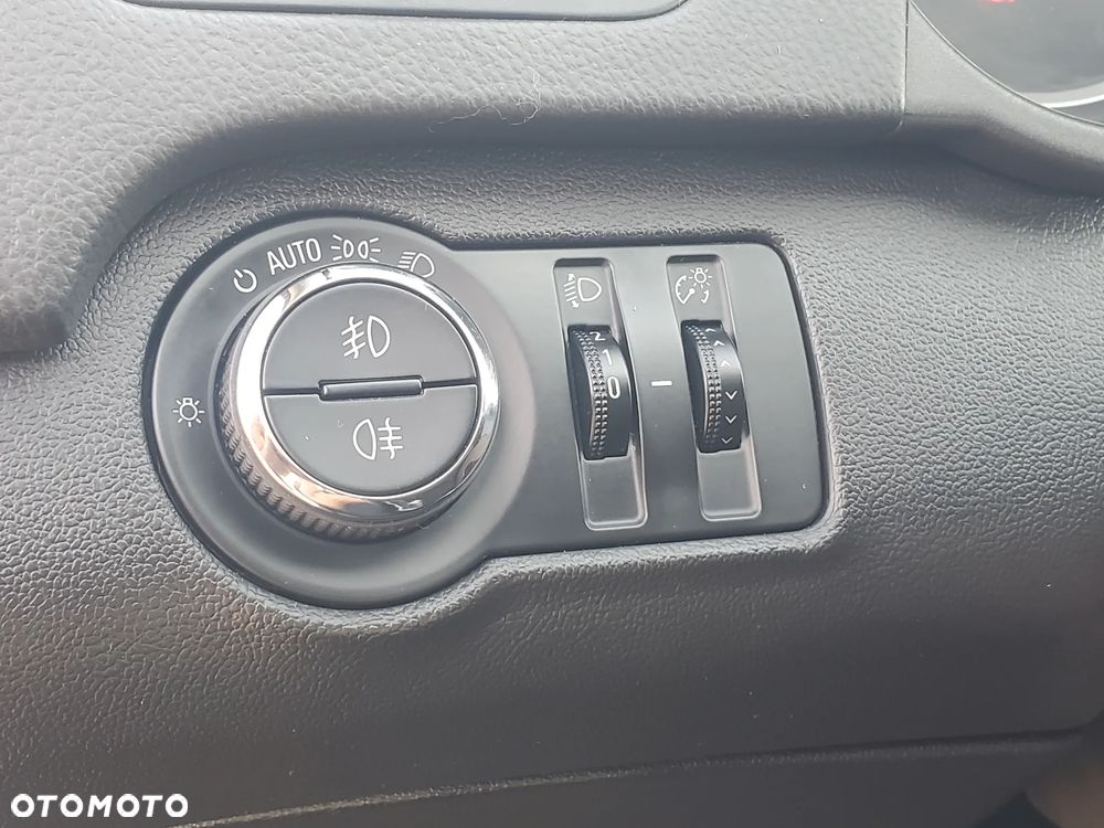 Opel Insignia - 16