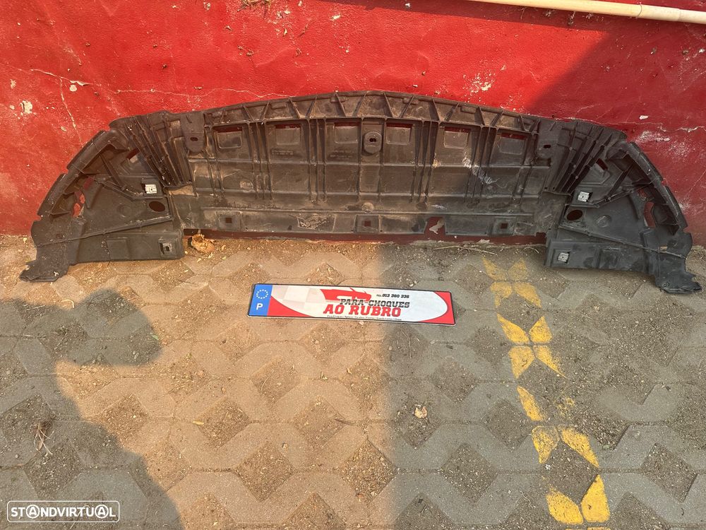 Base inferior parachoque Mercedes cla amg - 2