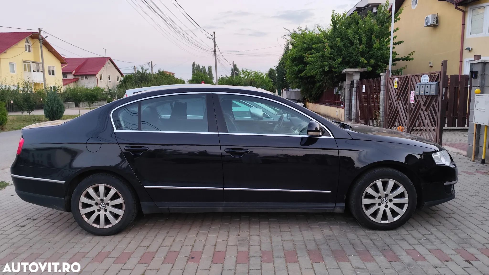 Volkswagen Passat 2.0 TDI DPF BlueMotion Technology Highline - 1