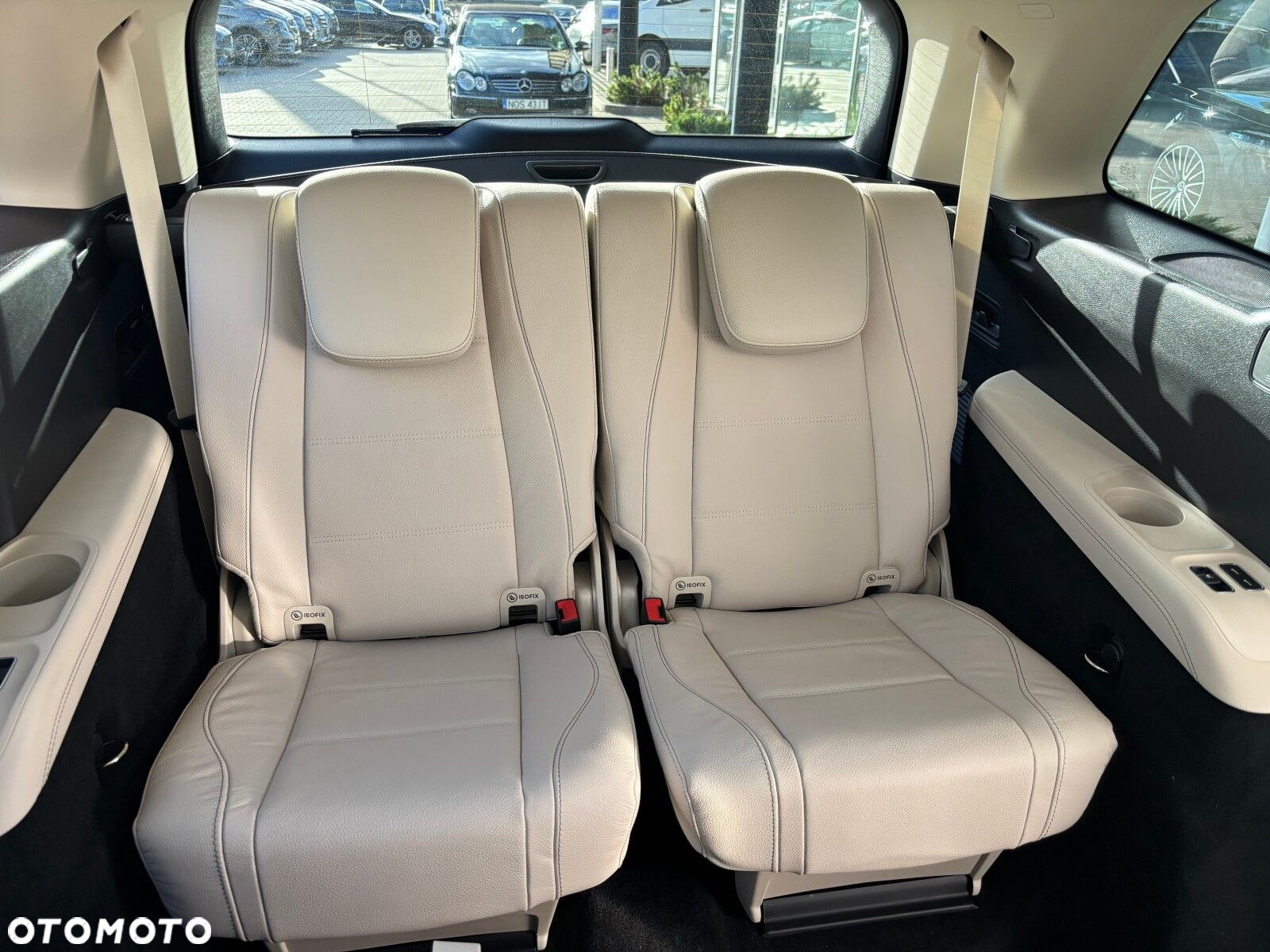 Mercedes-Benz GLS - 28