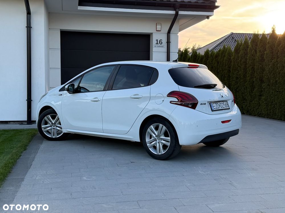 Peugeot 208 1.2 PureTech Style - 16