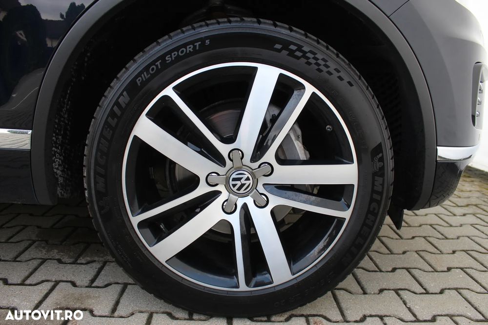 Volkswagen Touareg 3.0 V6 TDI BMT - 37