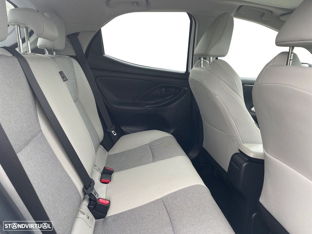 Toyota Yaris - 7