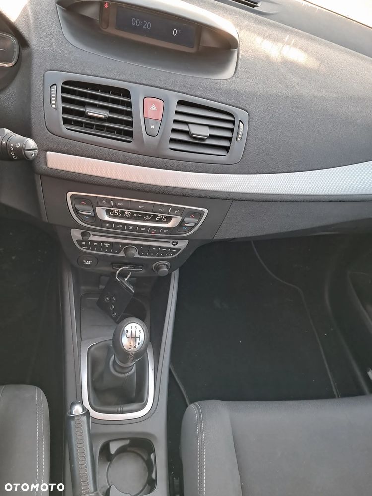 Renault Megane TCe 130 Bose Edition - 12