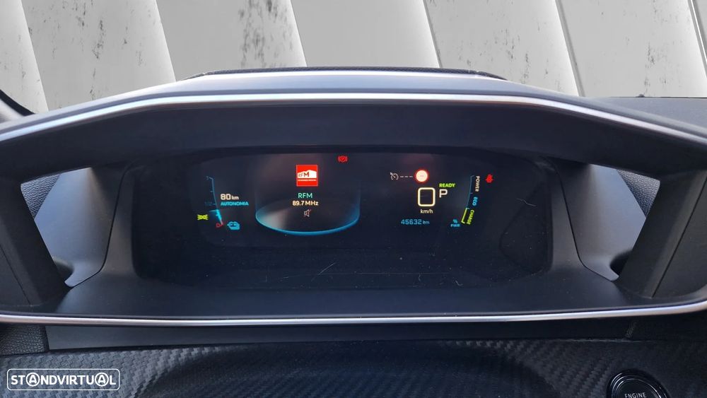Peugeot e-208 GT - 14