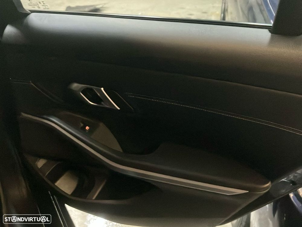 BMW 320 e Pack M Auto - 22