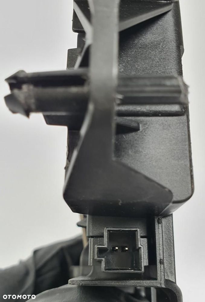 SILNICZEK ZAGŁÓWKA PRAWY TYŁ MERCEDES W212 A2129700026 - 4