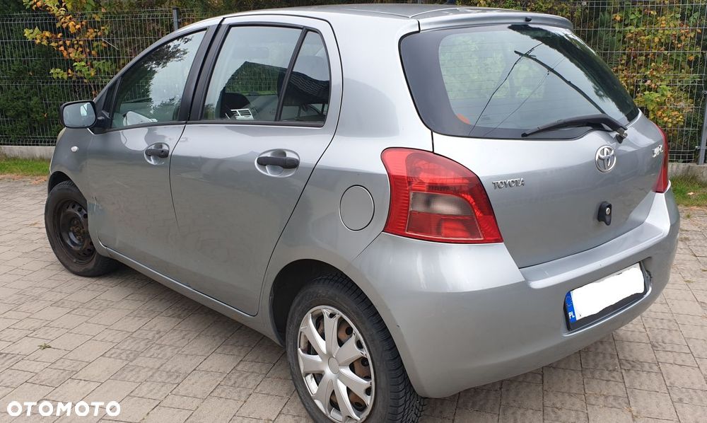 Toyota Yaris 2007 photo 2