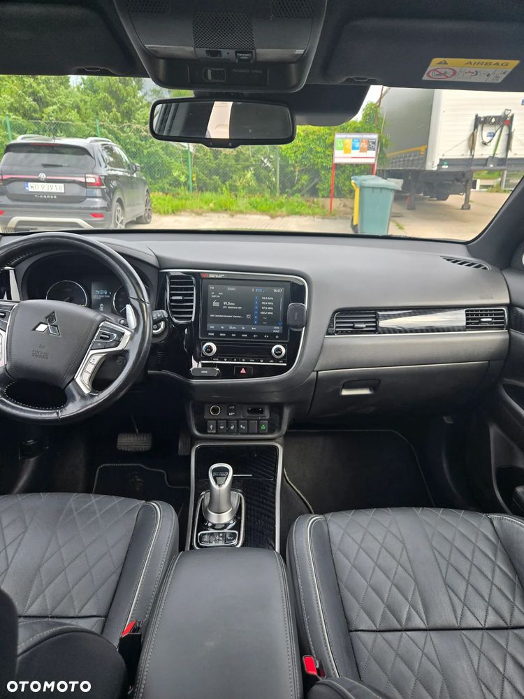 Mitsubishi Outlander - 8