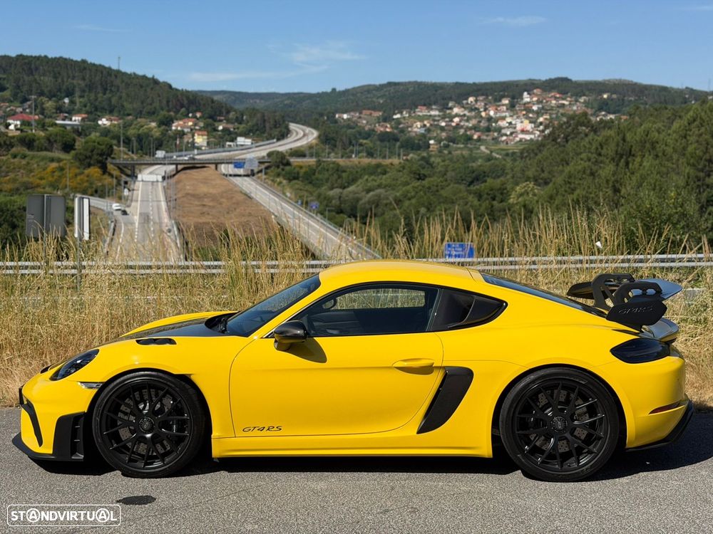 Porsche 718 Cayman GT4 RS - 11