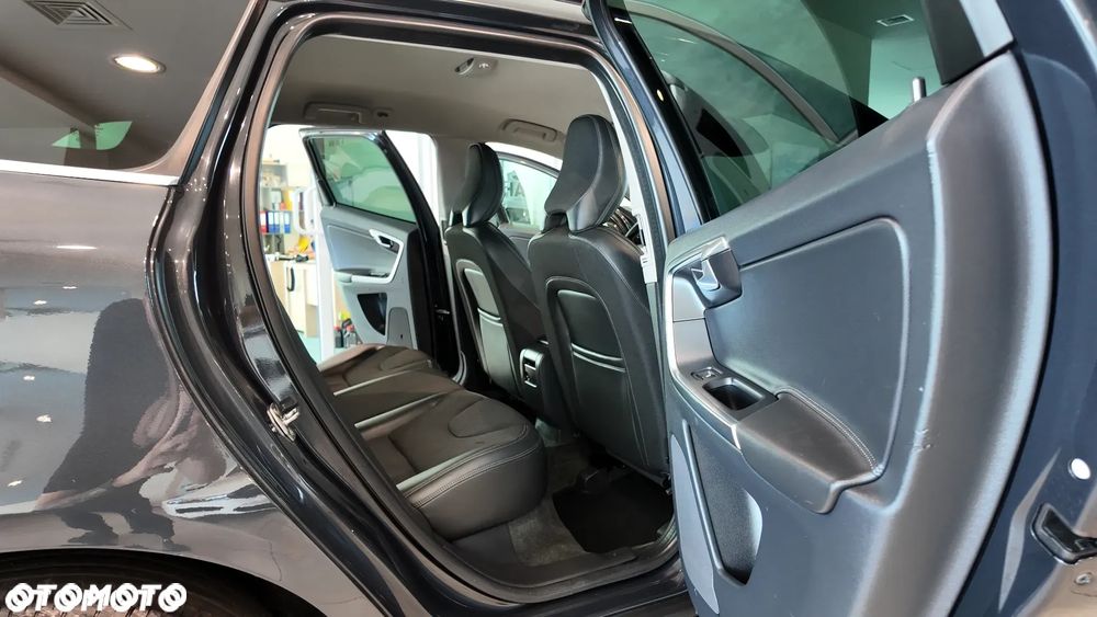 Volvo XC 60 D4 Drive-E Base - 32
