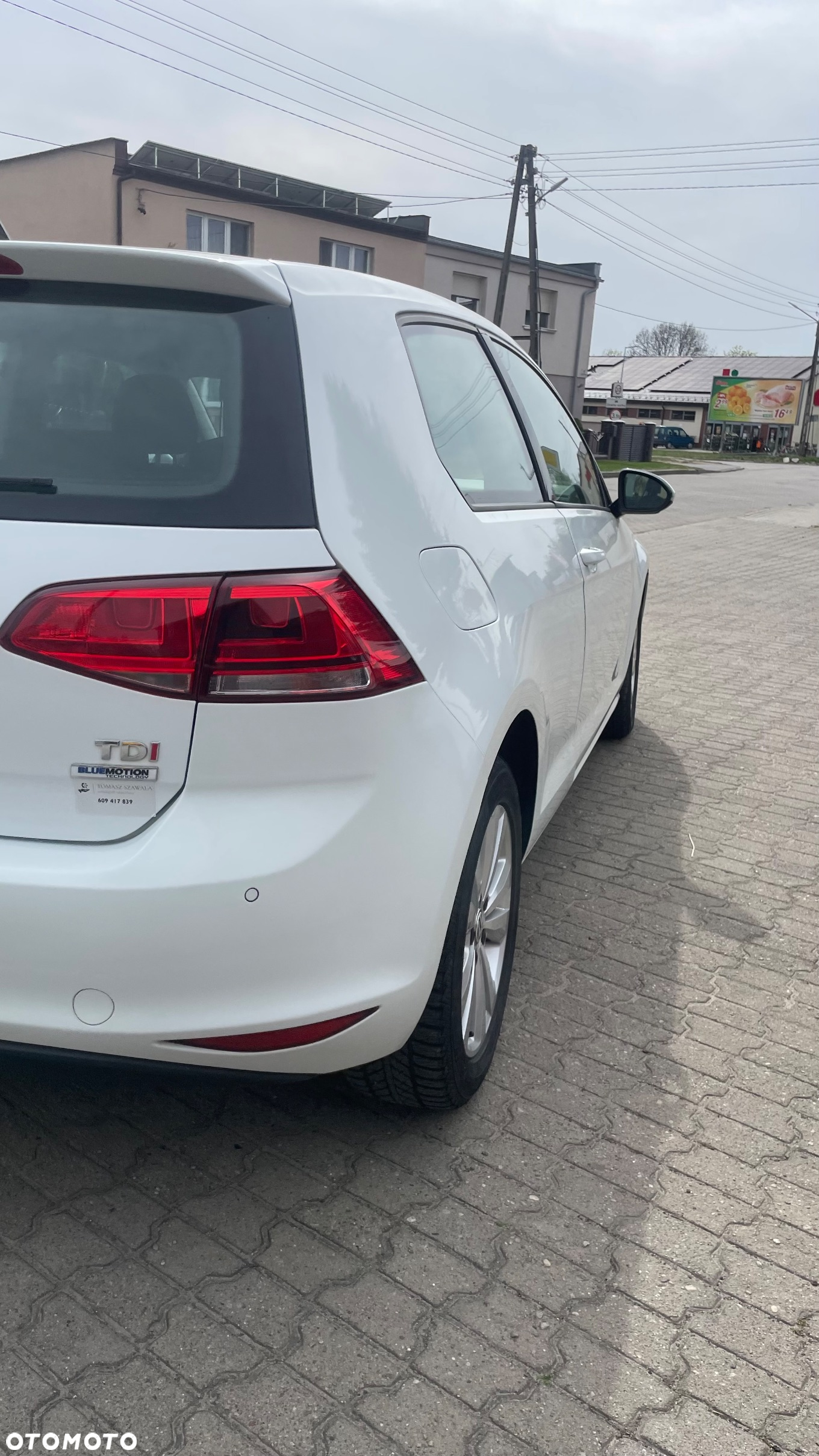 Volkswagen Golf 1.6 TDI BlueMotion Technology Comfortline - 4