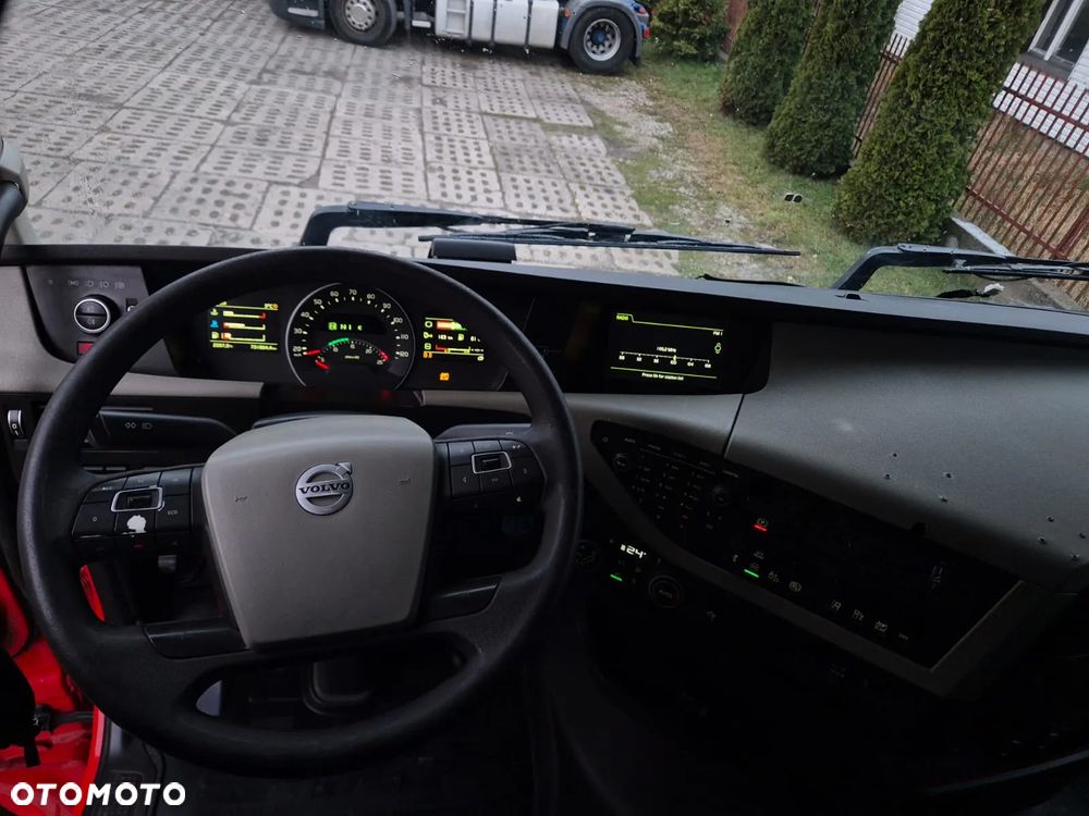 Volvo FH GLOBETROTTER - 22
