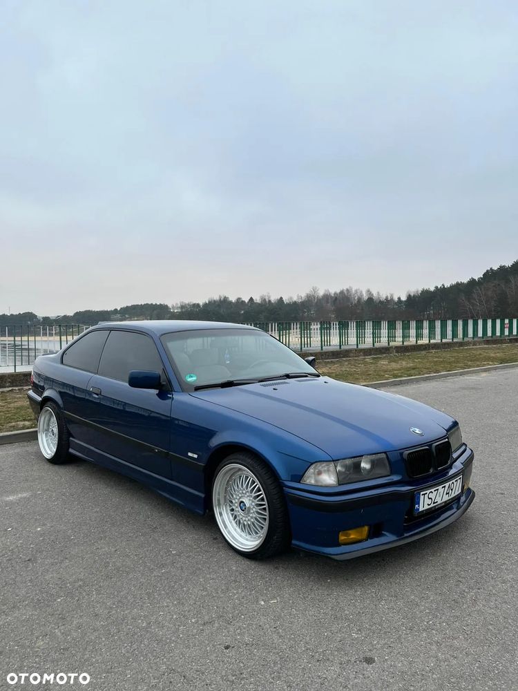 BMW Seria 3 323i - 1