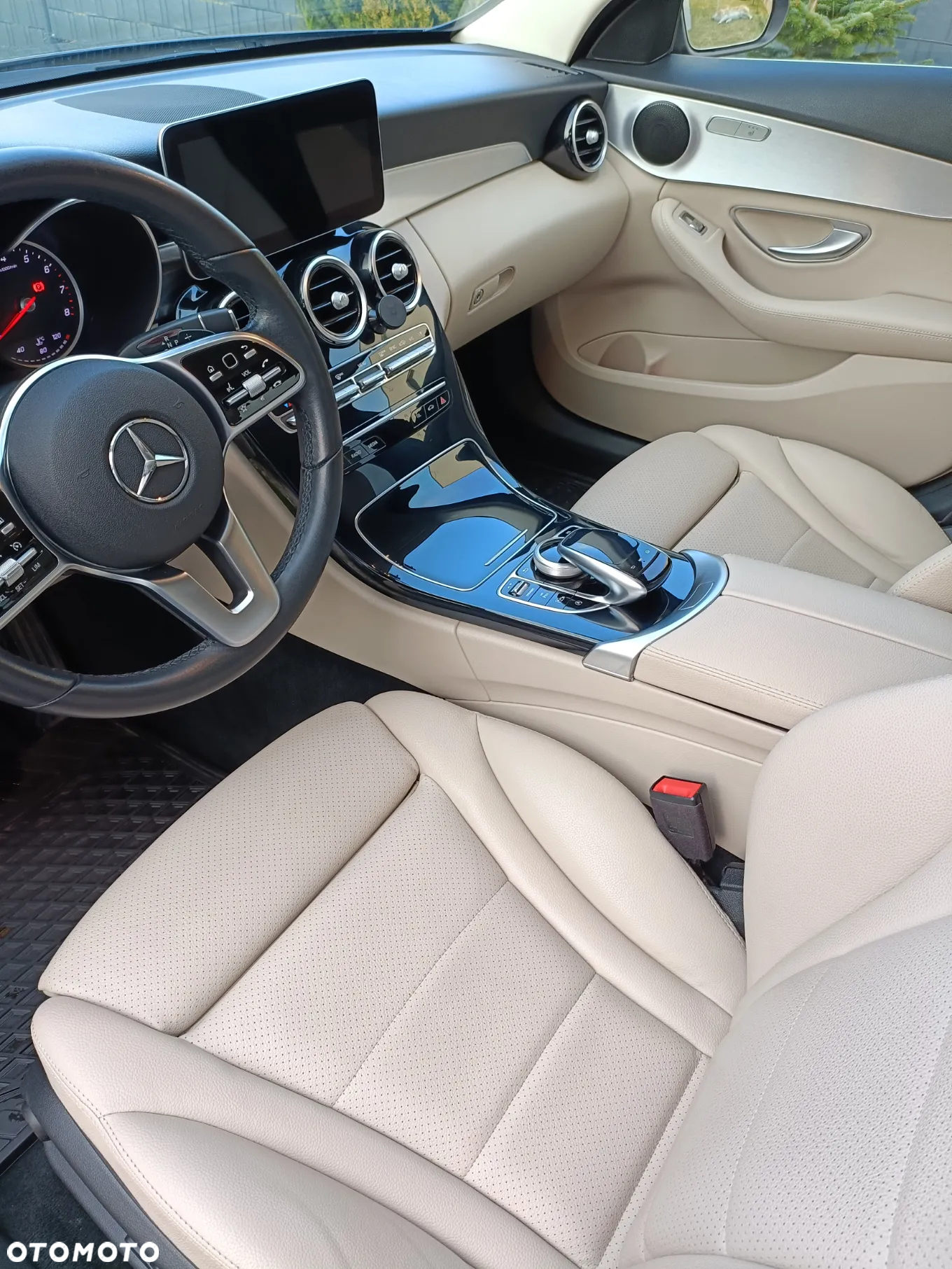 Mercedes-Benz Klasa C 180 9G-TRONIC - 9
